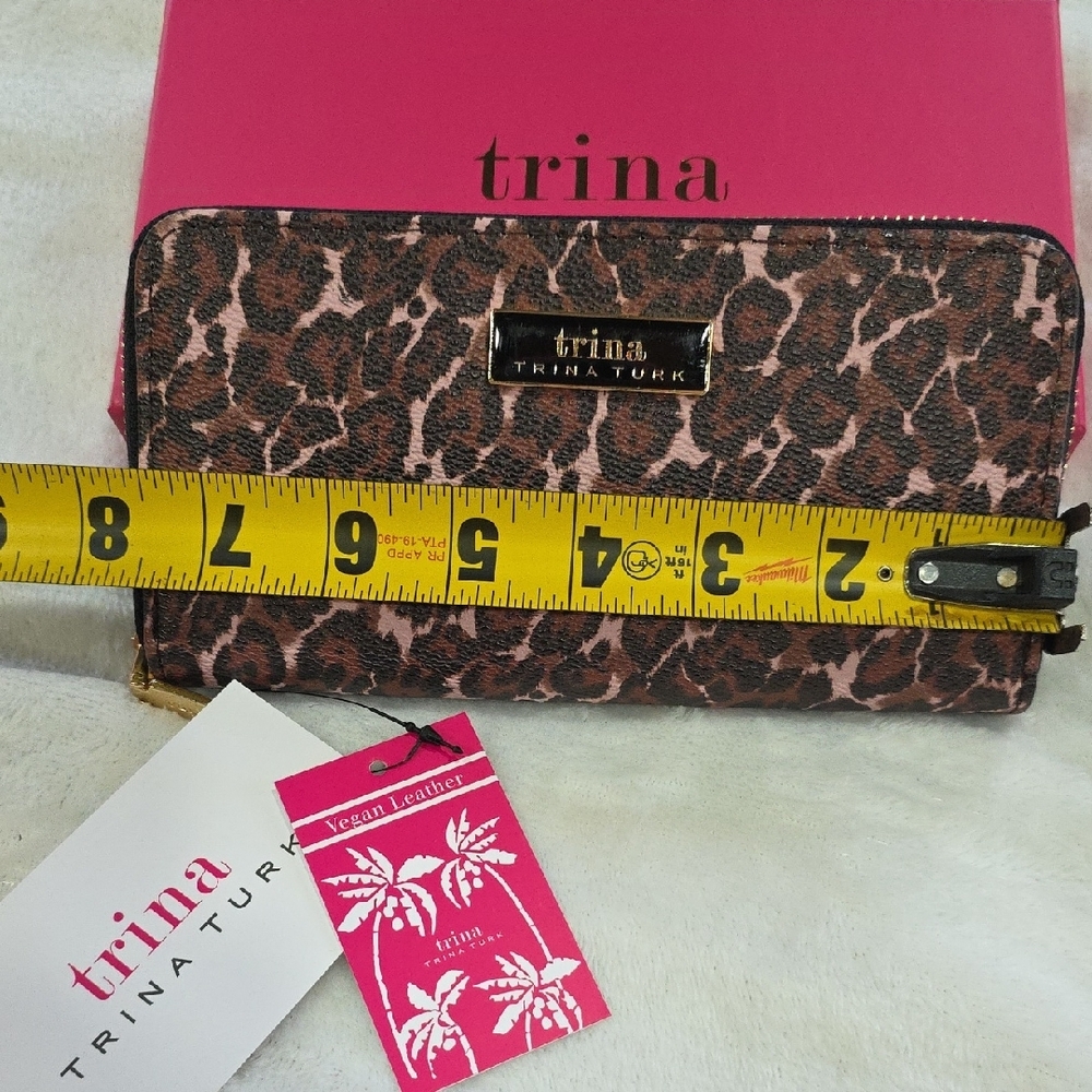 🐆 Trina Turk Leopard Print Wallet 🐆 - Picture 5 of 8